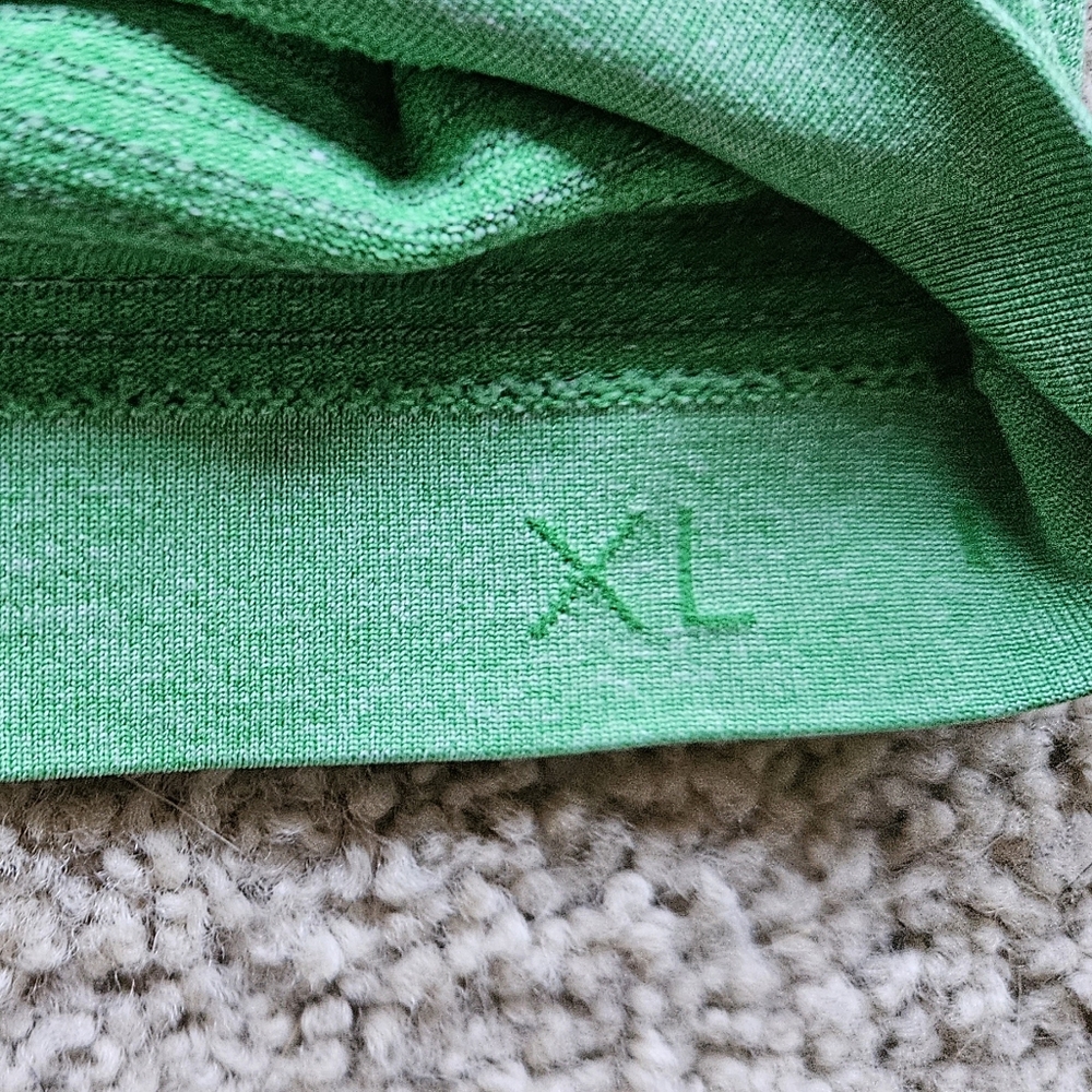 Lululemon - Picture 3 of 3